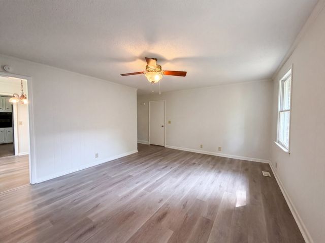 102 Lakewood Cir, Smyrna, TN 37167