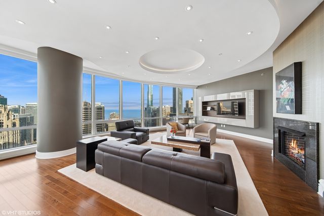 401 N WABASH Street 33A, Chicago, IL 60611