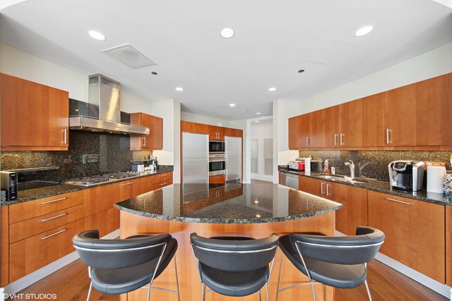 401 N WABASH Street 33A, Chicago, IL 60611