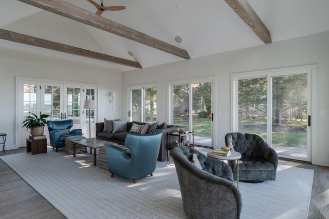 2526 Lakeshore Drive, Saugatuck Twp, MI 49408