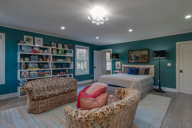 2526 Lakeshore Drive, Saugatuck Twp, MI 49408