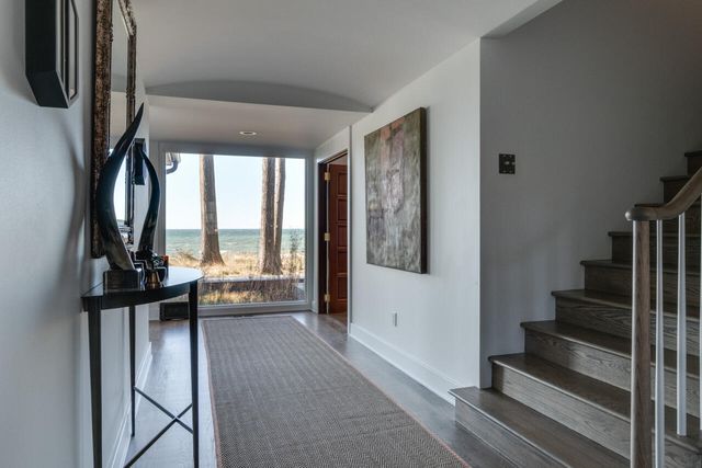 2526 Lakeshore Drive, Saugatuck Twp, MI 49408