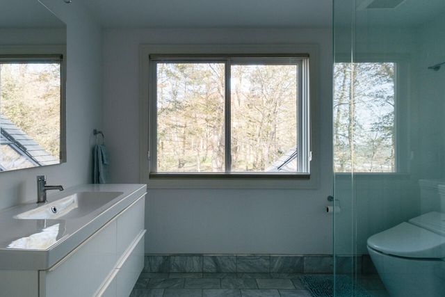 2526 Lakeshore Drive, Saugatuck Twp, MI 49408