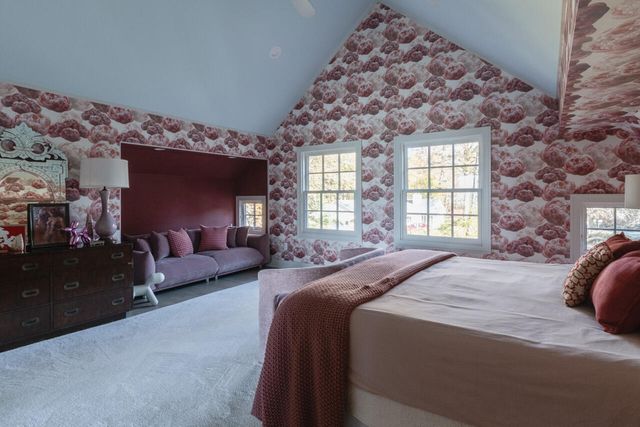 2526 Lakeshore Drive, Saugatuck Twp, MI 49408