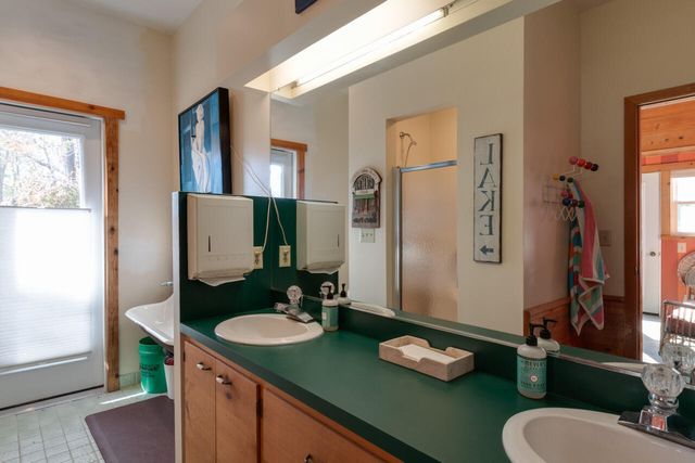 2526 Lakeshore Drive, Saugatuck Twp, MI 49408