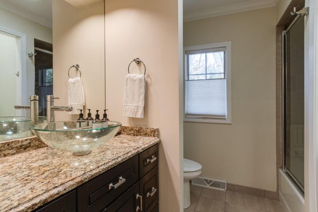 2526 Lakeshore Drive, Saugatuck Twp, MI 49408