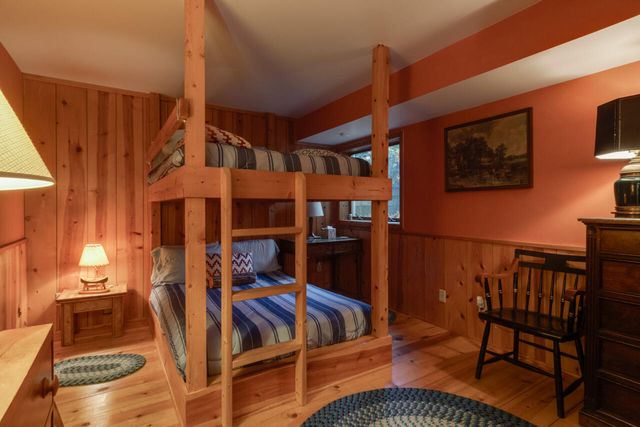 2526 Lakeshore Drive, Saugatuck Twp, MI 49408