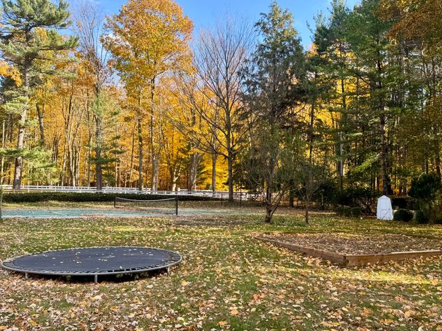 2526 Lakeshore Drive, Saugatuck Twp, MI 49408