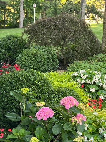 2526 Lakeshore Drive, Saugatuck Twp, MI 49408