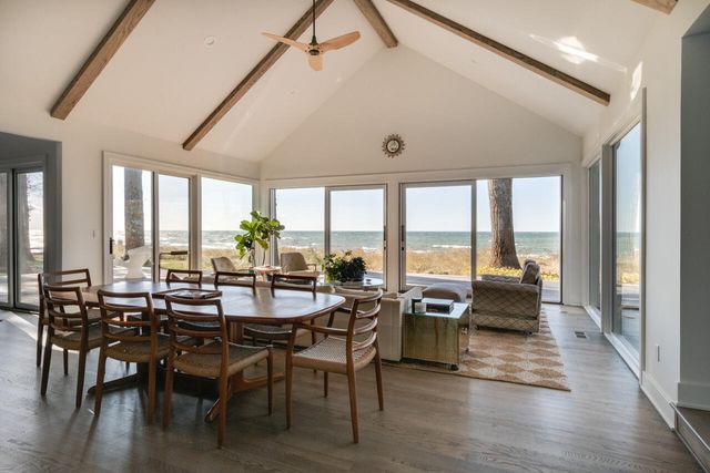 2526 Lakeshore Drive, Saugatuck Twp, MI 49408