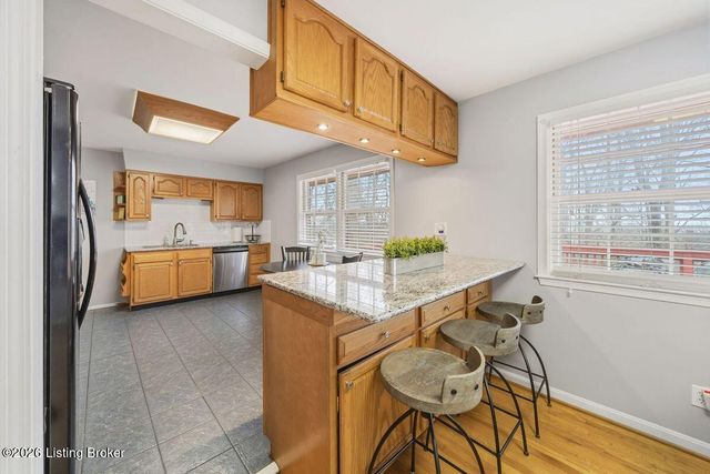 333 Kenwood Hill Rd, Louisville, KY 40214