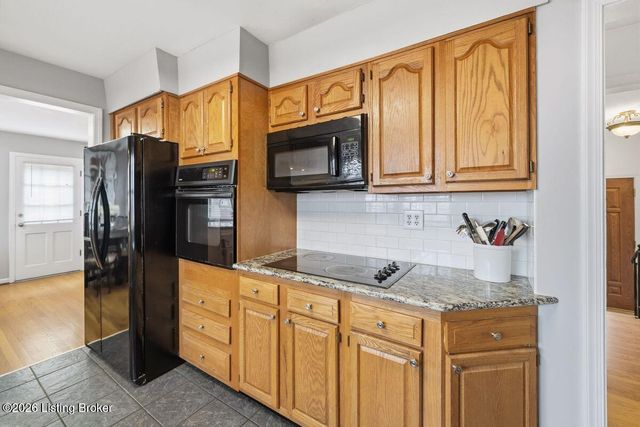 333 Kenwood Hill Rd, Louisville, KY 40214