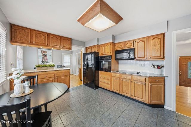 333 Kenwood Hill Rd, Louisville, KY 40214