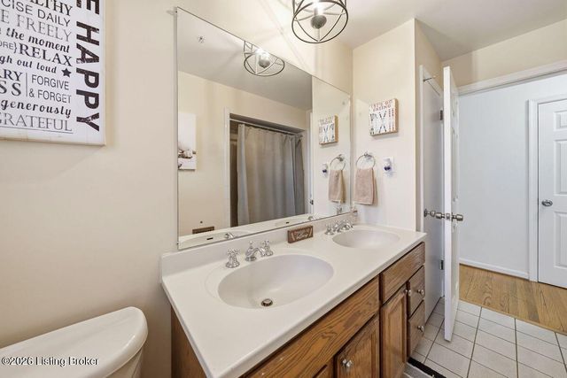 333 Kenwood Hill Rd, Louisville, KY 40214