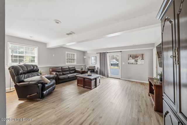 333 Kenwood Hill Rd, Louisville, KY 40214