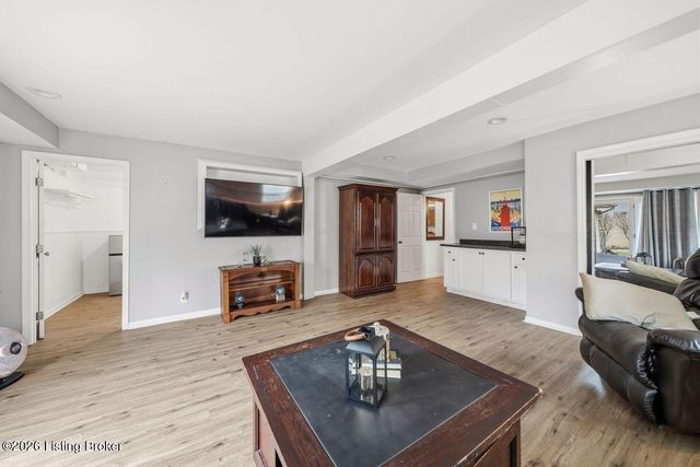 333 Kenwood Hill Rd, Louisville, KY 40214