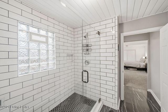 333 Kenwood Hill Rd, Louisville, KY 40214