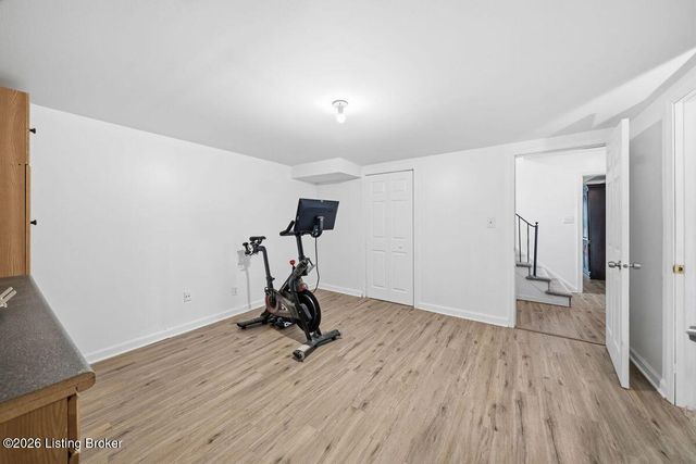 333 Kenwood Hill Rd, Louisville, KY 40214