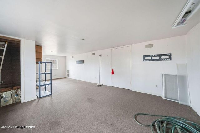 333 Kenwood Hill Rd, Louisville, KY 40214