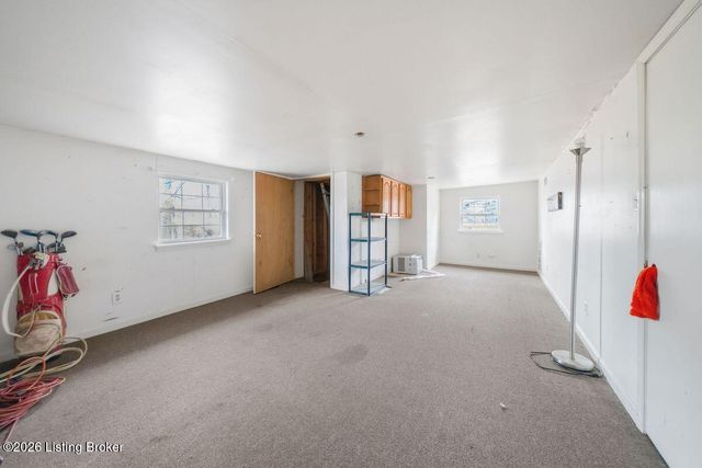 333 Kenwood Hill Rd, Louisville, KY 40214