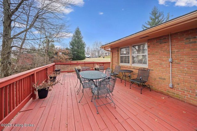 333 Kenwood Hill Rd, Louisville, KY 40214