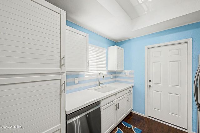 371 W LODGE Drive, Tempe, AZ 85283