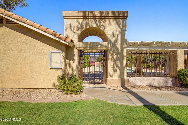 371 W LODGE Drive, Tempe, AZ 85283