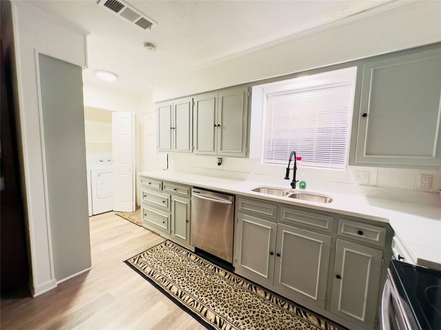 1206 Earl Street, Commerce, TX 75428