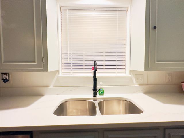 1206 Earl Street, Commerce, TX 75428