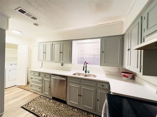 1206 Earl Street, Commerce, TX 75428