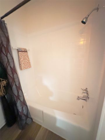 1206 Earl Street, Commerce, TX 75428