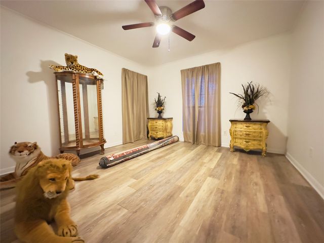 1206 Earl Street, Commerce, TX 75428