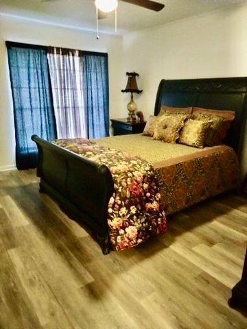 1206 Earl Street, Commerce, TX 75428