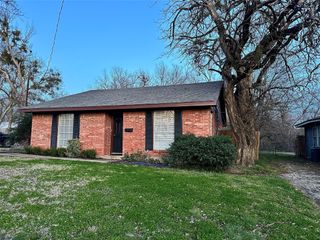 1206 Earl Street, Commerce, TX 75428