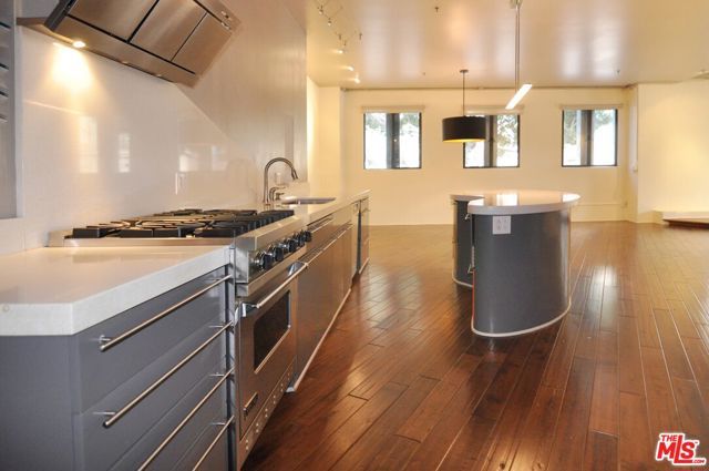 849 S Broadway M8, Los Angeles, CA 90014