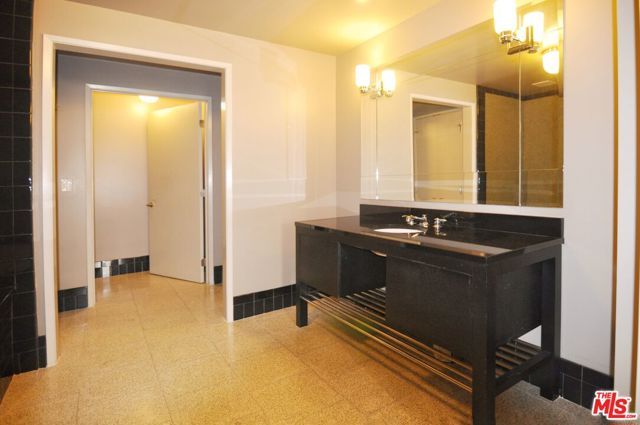 849 S Broadway M8, Los Angeles, CA 90014