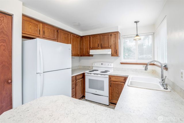 647 Malibu Drive SE, Lacey, WA 98503