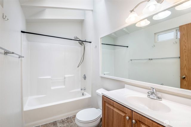 647 Malibu Drive SE, Lacey, WA 98503