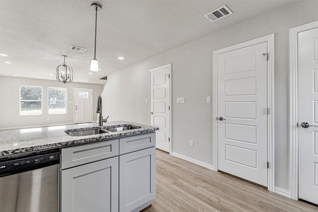 406 Grand Avenue, Fort Worth, TX 76164
