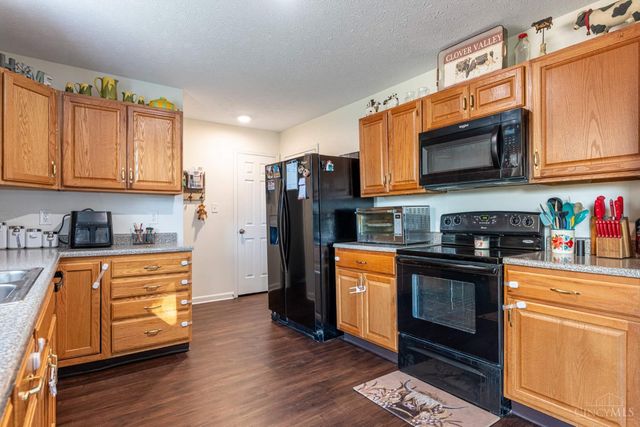 7103 Country Walk Drive, Carlisle, OH 45005