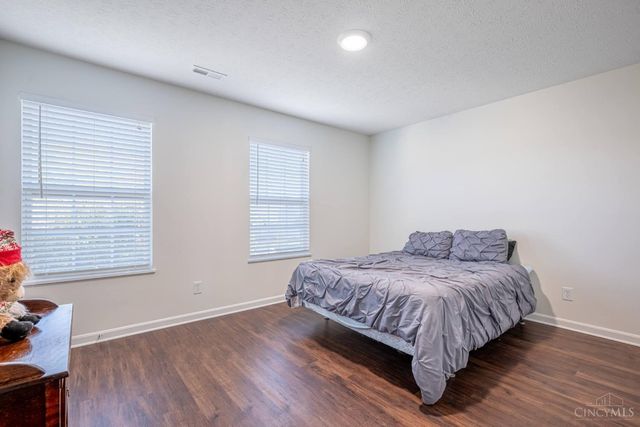 7103 Country Walk Drive, Carlisle, OH 45005