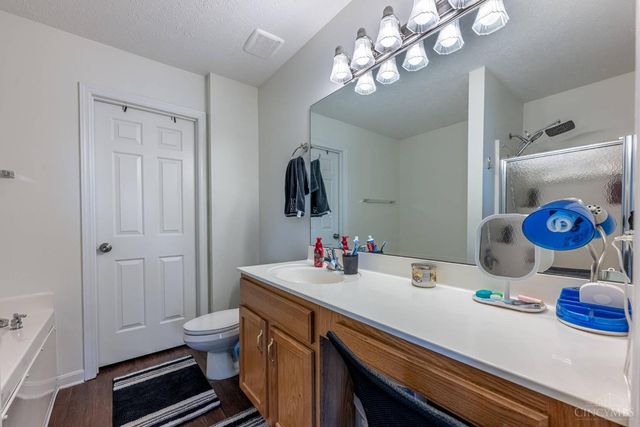 7103 Country Walk Drive, Carlisle, OH 45005