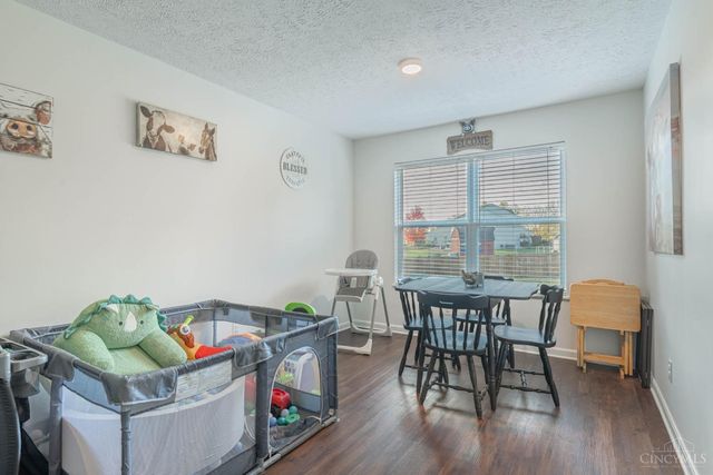 7103 Country Walk Drive, Carlisle, OH 45005