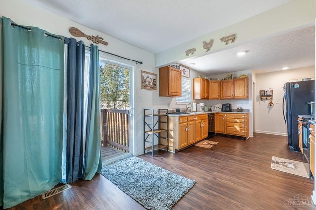 7103 Country Walk Drive, Carlisle, OH 45005