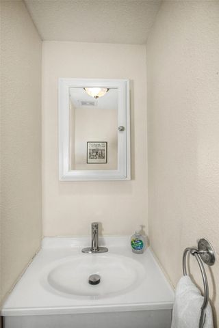 713 Crawford Avenue, Ames, IA 50010