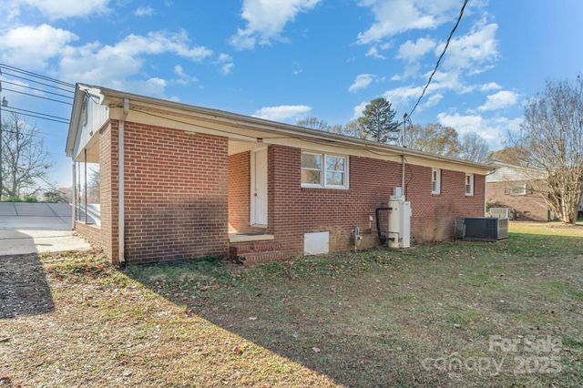 1712 Hoffman Road, Gastonia, NC 28054