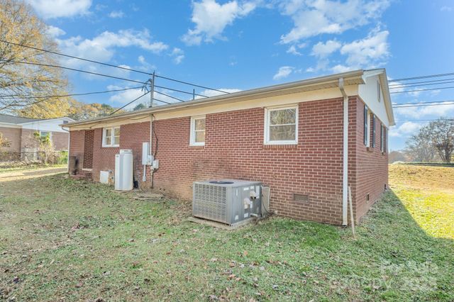 1712 Hoffman Road, Gastonia, NC 28054