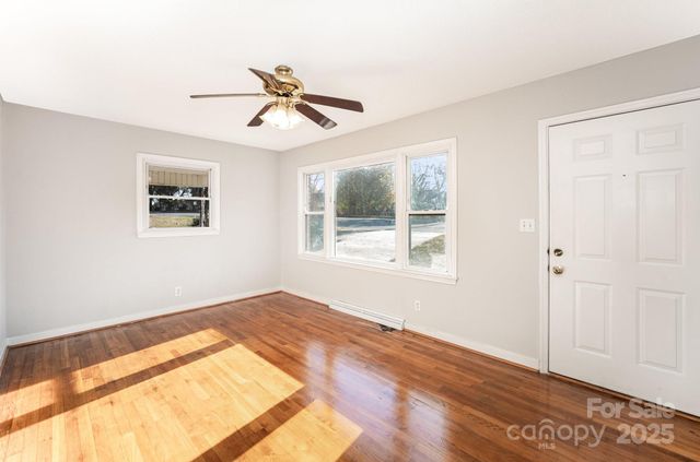 1712 Hoffman Road, Gastonia, NC 28054