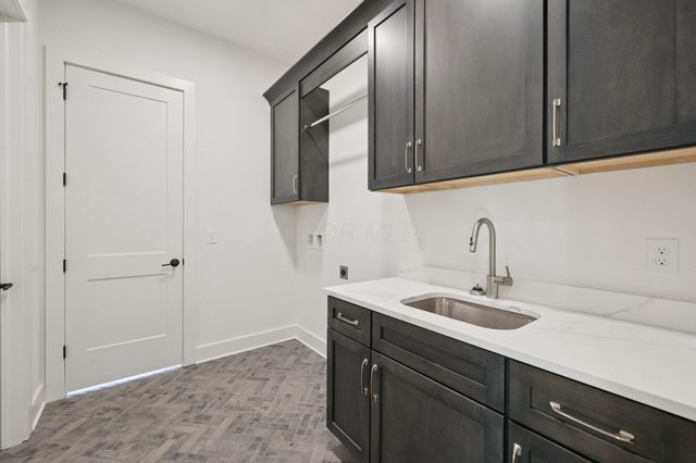 2835 Katmai Drive, Columbus, OH 43228