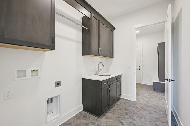 2835 Katmai Drive, Columbus, OH 43228